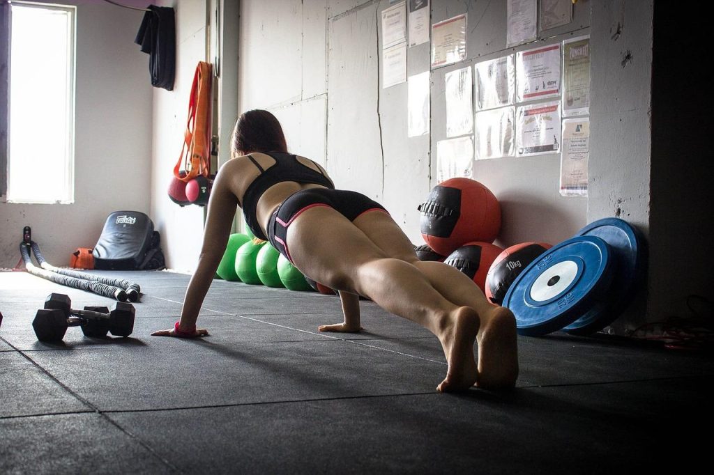 Fitness bij Sportschool Hoorn met moderne apparatuur, groepslessen en trainers in een vriendelijke sportschoolomgeving