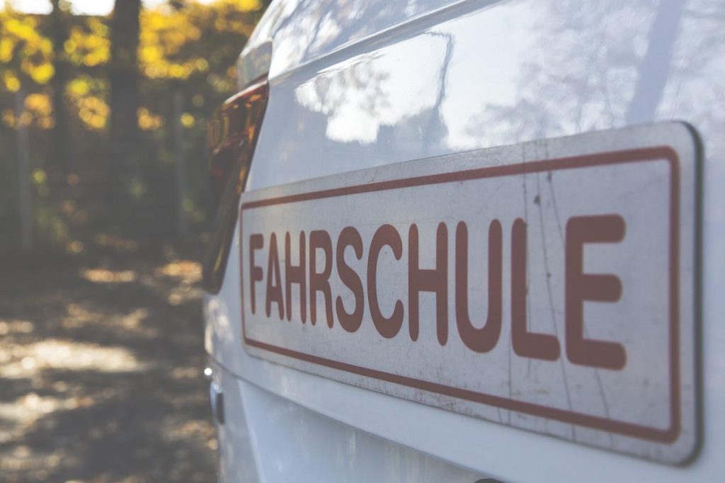 Rijschool Hoorn biedt veilige en effectieve rijlessen met moderne simulators en ervaren instructeurs voor alle leeftijden.